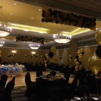 200 balloon drop nets on ceiling